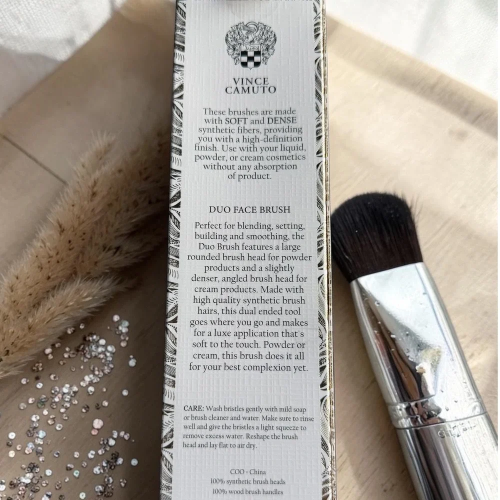 Vince Camuto - Luxury Beauty Collection Duo Face Brush - *NEW!*